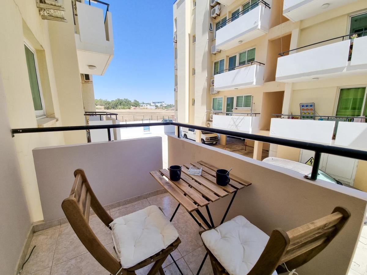 Dock Holiday Apartment 라르나카 외부 사진