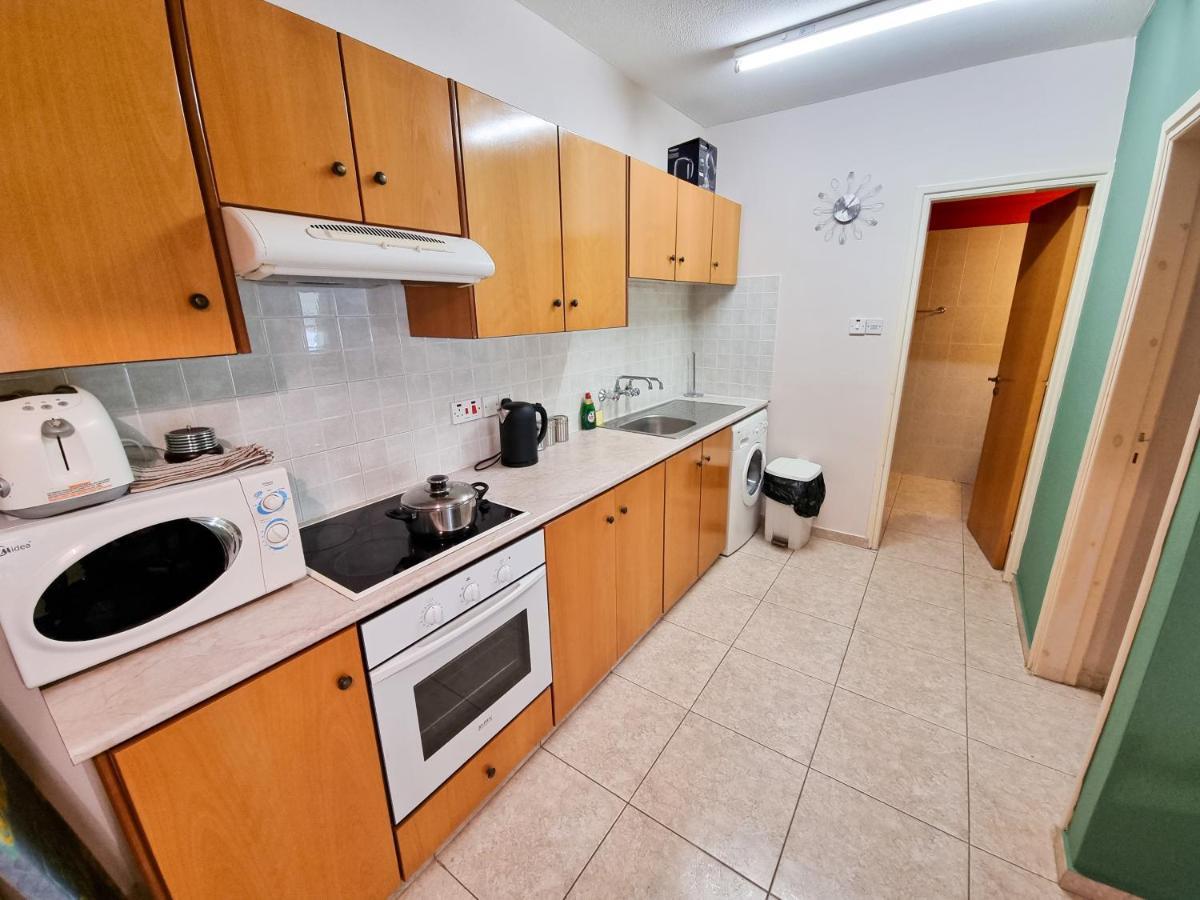 Dock Holiday Apartment 라르나카 외부 사진